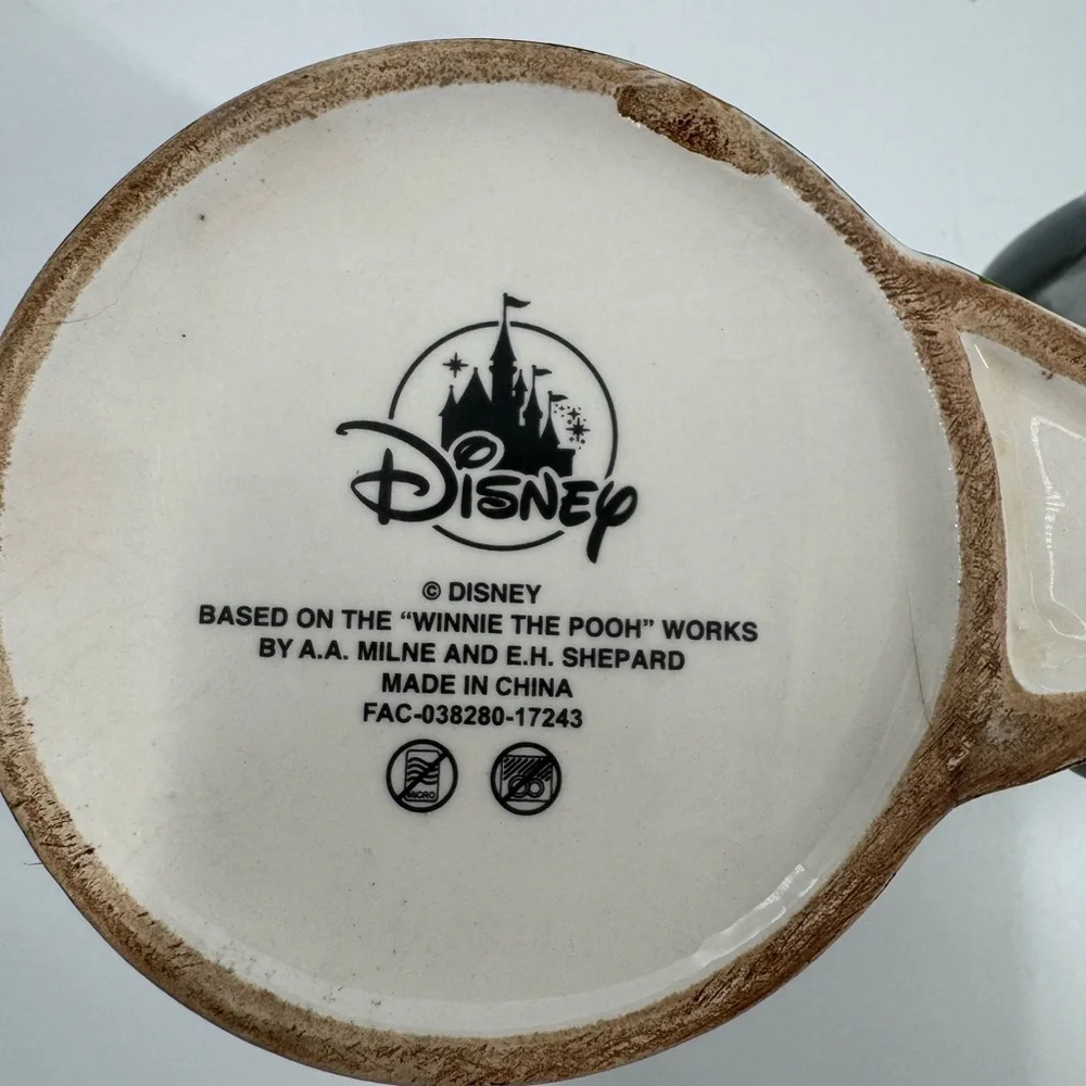 Winnie The Pooh And Eeyore Coffee Mug Chip on Bottom OF CUP NOT VISIBLE - Picture 11 of 11